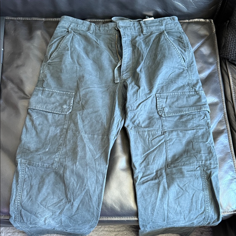 Uniqlo Men's Cargo Pants - Dark Gray